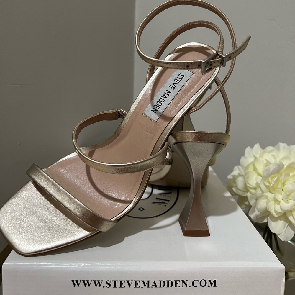 Steve Madden gold heels